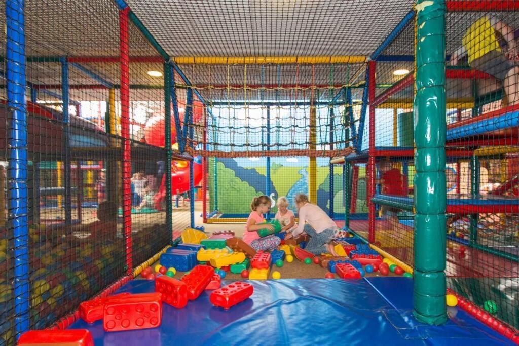 Villa 4-6 Persoons Vakantiewoning Met Eigen Tuin Bakkeveen Exterior foto